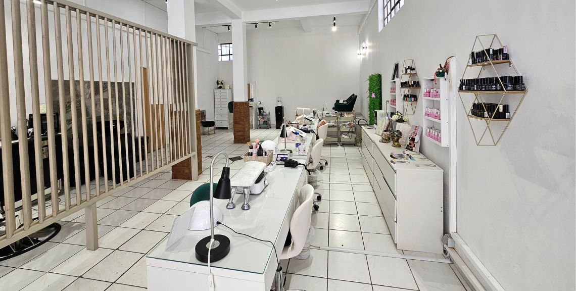 Μαρκέλλα Κωνσταντά_Μανικιουρ Πεντικουρ_Χίος