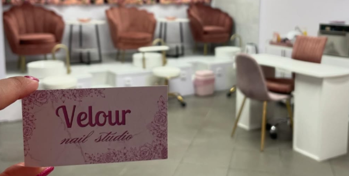 Μαρία Σαπουνά - Velour Nail Studio - Φιλίππου Πασπάτη 18 - Χίος